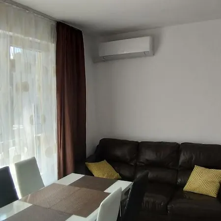 Daire Dani's House