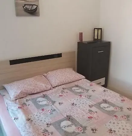 Апартаменты Dani's House *